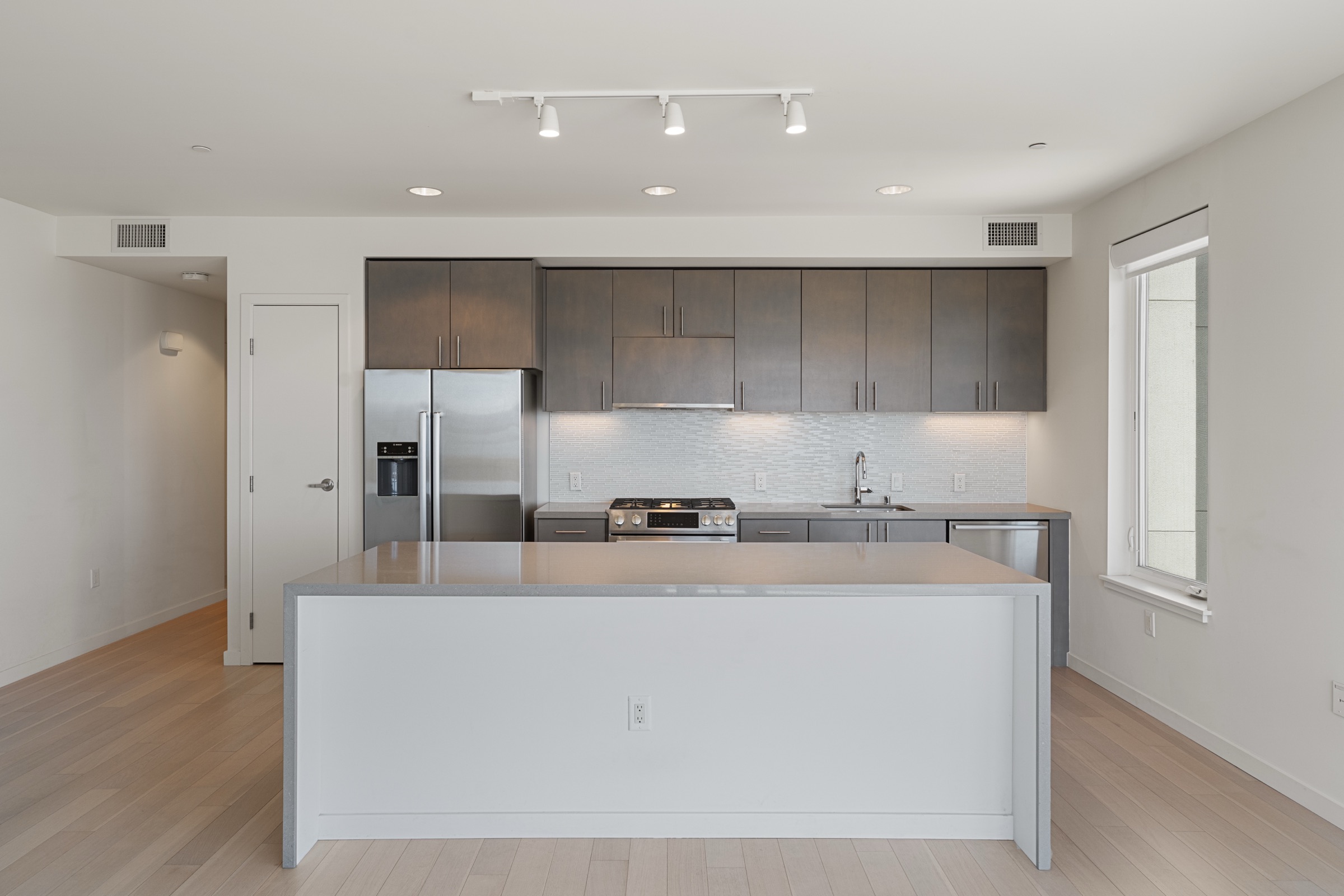 51 Innes Court #401 photo 3